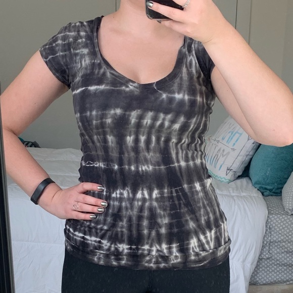 Tie Dye V Neck T-Shirt - Picture 5 of 8